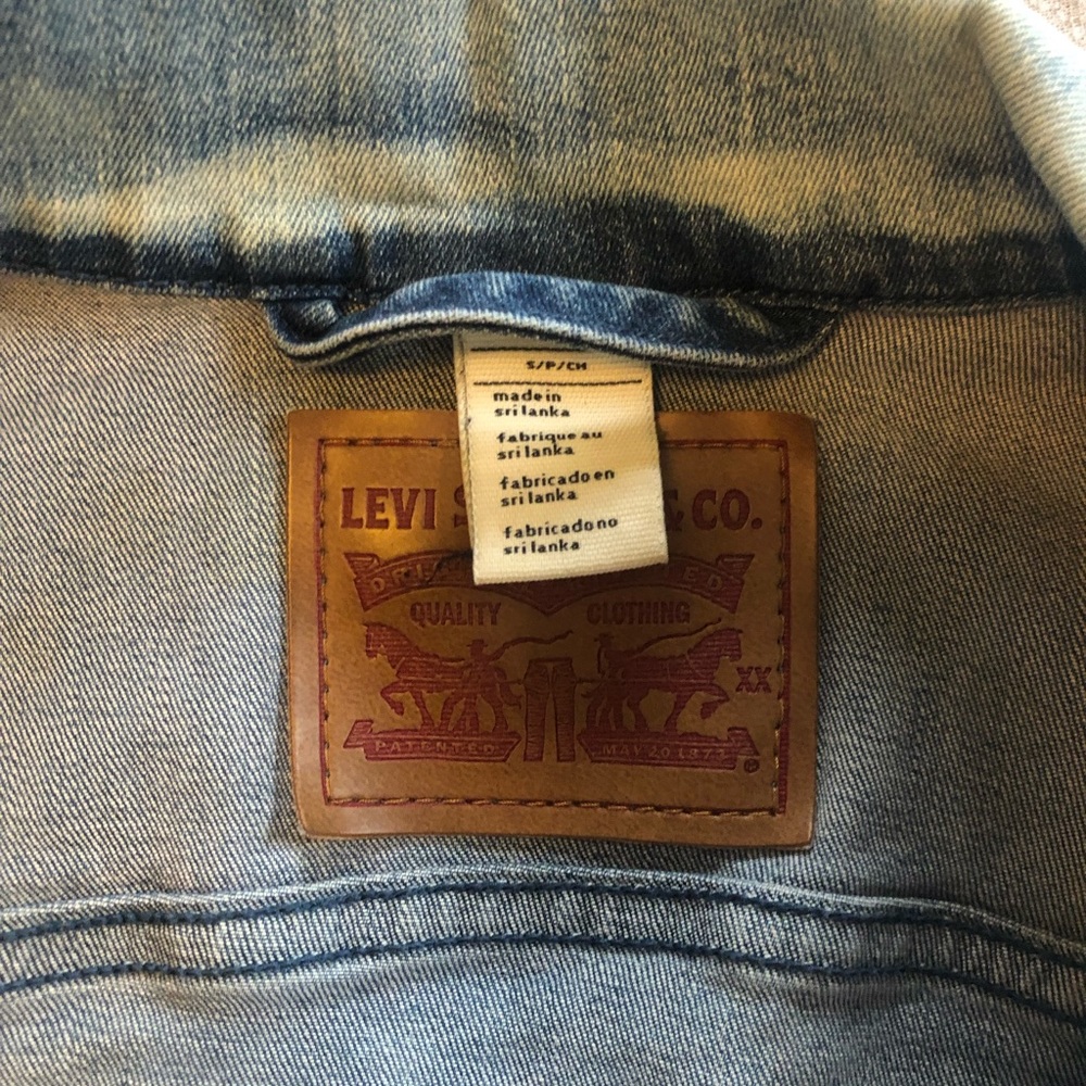 LEVIS Cropped Jean jacket - Picture 5 of 9